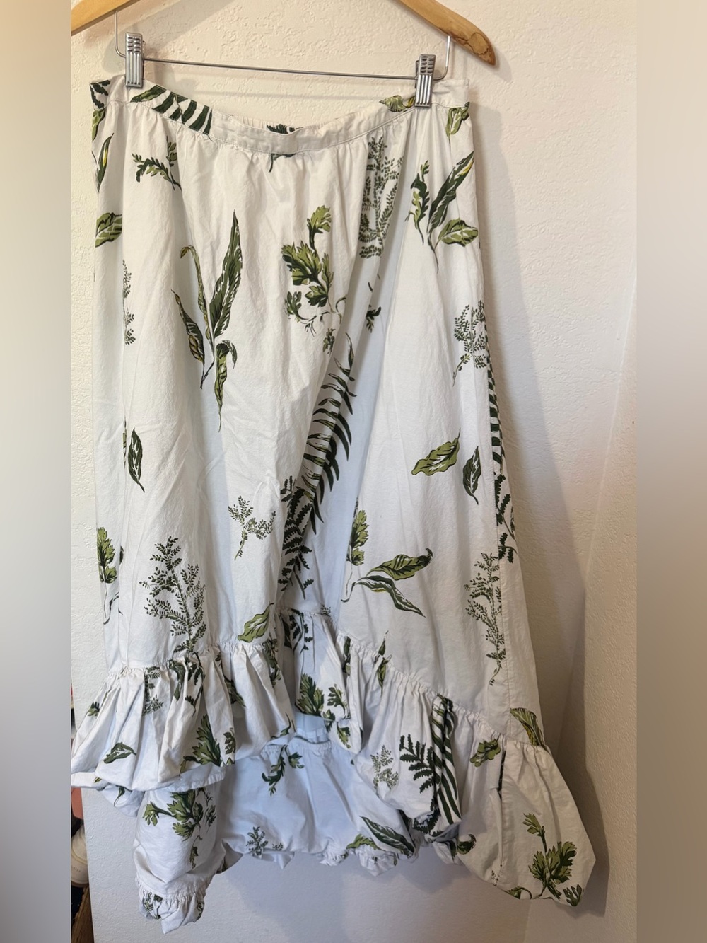 Anthropologie High Low Bubble White Floral Maxi Skirt with Green Leaf Print- XL